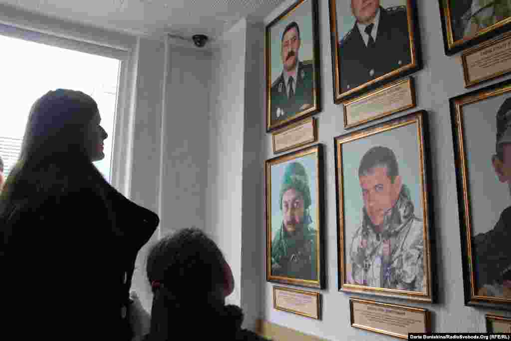 Родичі загиблих прийшли на відкриття меморіальної частини Галереї Слави міста Черкаси