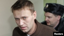 Блогер Алексей Навальный Тверь аудандық сотында. Мәскеу, 6 желтоқсан 2011 жыл.