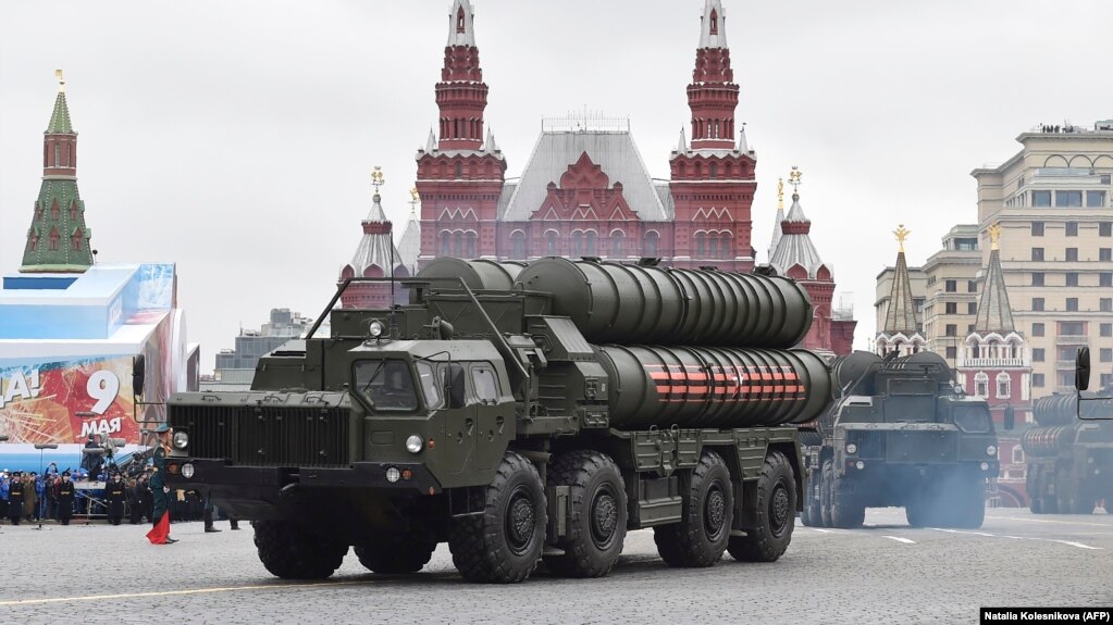 Россия впервые за 20 лет урезала военные расходы