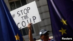 Демонстрації під гаслом «Stop the Coup» («Зупиніть державний переворот») пройшли в Лондоні та інших британських містах