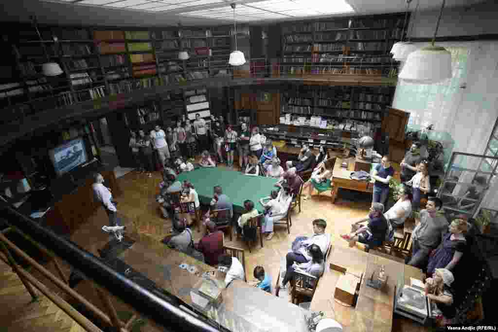 Veličanstvena biblioteka Astronomske opservatorije u Beogradu.