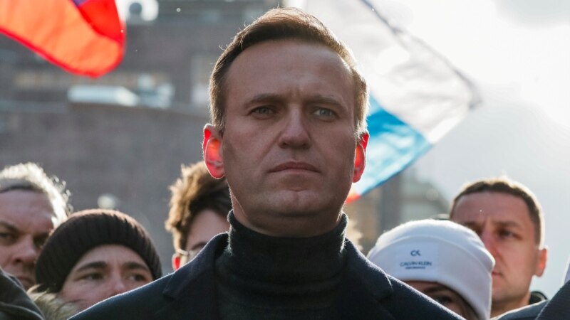 Орус бийлиги оппозиционер Алексей Навальный түрмөдө каза болгонун кабарлады  