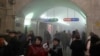 Эвакуация людей со станции метро "Сенная площадь" в Петербурге 