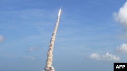НАСАнын "Арес-1-X" ракетасы учурулду, бирок чөлмөк программасы толук жаңыланганга чейин америкалыктар орустардын көзүн карайт. 28-октябрдагы сүрөт, 2009-жыл
