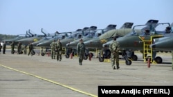 Vojno vazduhoplovstvo Srbije na aerodromu Batajnica, 2012, foto: Vesna Anđić