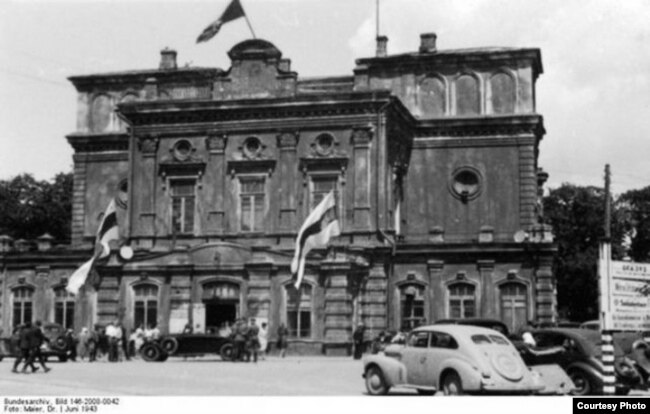 Менскі гарадзкі тэатар, 1943 год