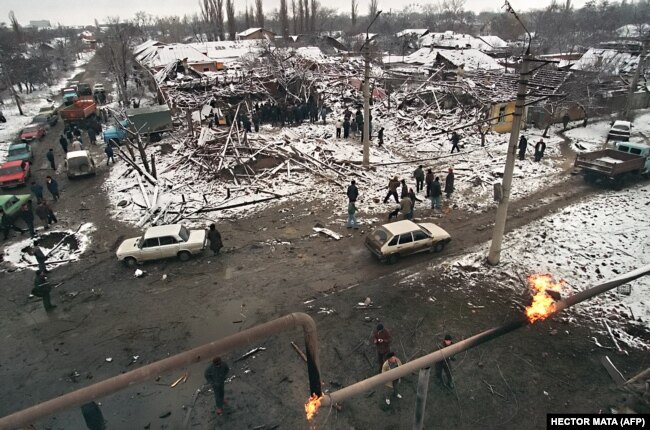 Грозный, 19 декабря 1994 г. Две авиабомбы упали на жилой квартал