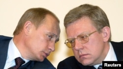 Владимир Путин и Алексей Кудрин (справа) занимались привлечением Олимпиады в Петербург, и опыт им пригодился