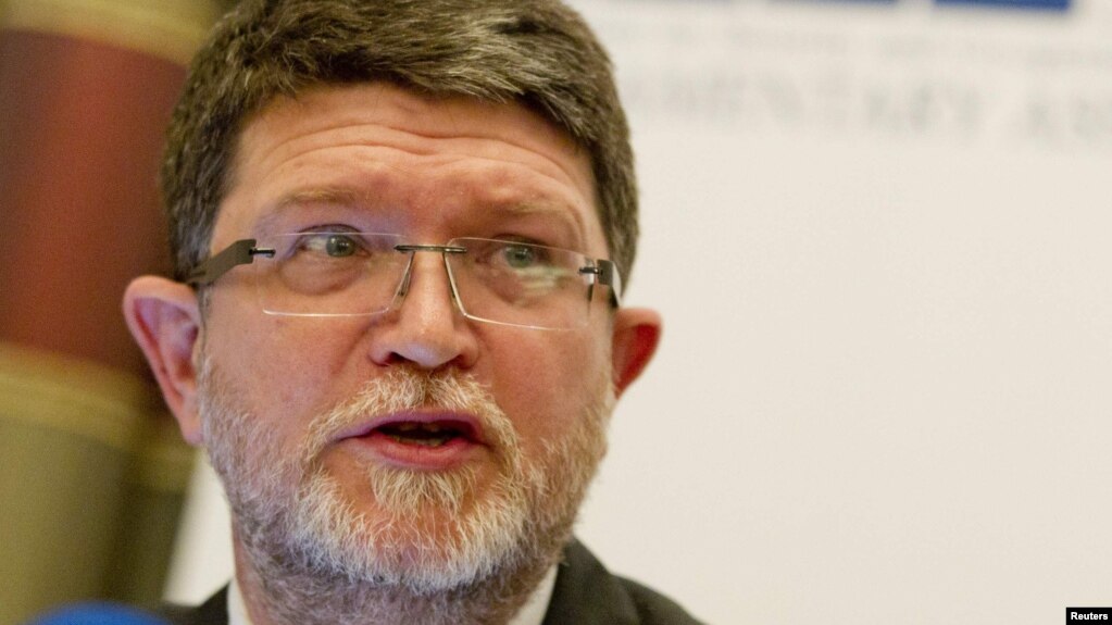 Tonino Picula: Mnogi stručnjaci i analitičari govore da je u ovom trenutku na Zapadnom Balkanu možda otvoreno nekih desetak ili 15 različitih bilateralnih sporova (mart 2012.)