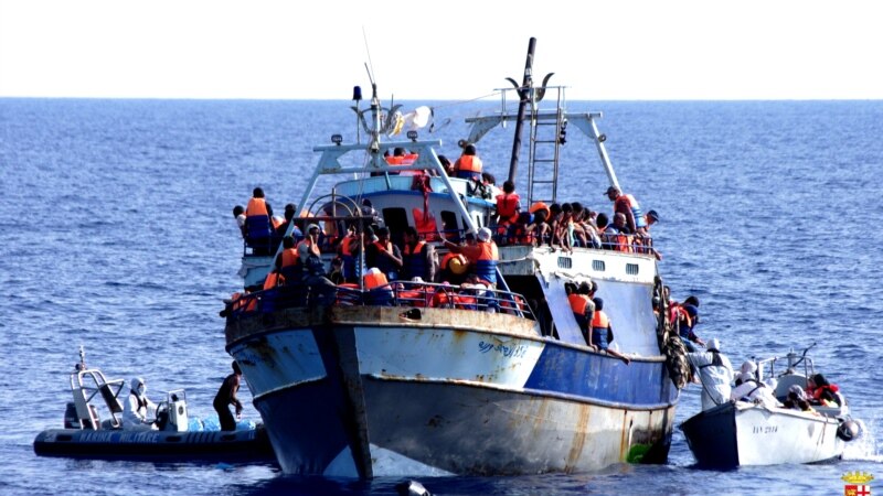 اتحادیه اروپا طرح اعزام مهاجرین به کشور های بیرون از این اتحادیه را بررسی میکند