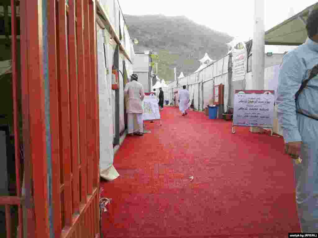 Pilgrims from abroad are regulated by quotas issued by the Saudi government. Here, Kyrgyz nationals use temporary facilities set up specifically for hajj pilgrims in Mecca. (Photo courtesy of Myktybek Arstanbek)