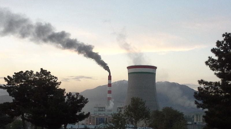 IQAir ҳавои Тоҷикистонро “олудатарин” номид; мақомот розӣ нестанд