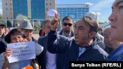 Выступление в Нур-Султане в поддержку жанаозенцев, требующих не допустить работы в Казахстане совместных с Китаем предприятий. 4 сентября 2019 года.