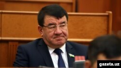 Сурхондарё вилояти ҳокими Тўра Боболов.