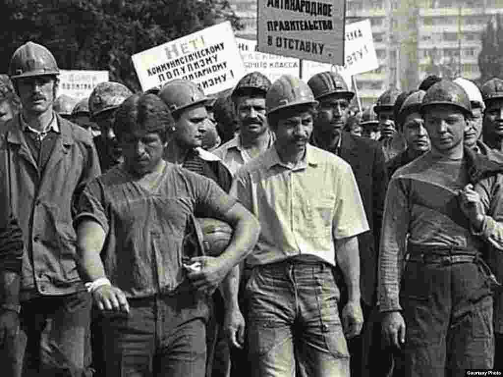 Забастовка шахтеров в Донецке, 1993 год. Фото Алексея Сазонова