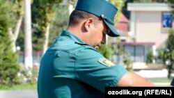 Сотрудник узбекской милиции.