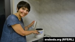 Маргарыта Аляксандраўна на кухні сваёй кватэры