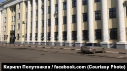 Надпись "Путин *****" на здании Управления МВД РФ по Ярославской области