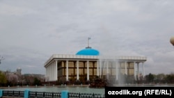 Өзбек парламентинин имараты. 