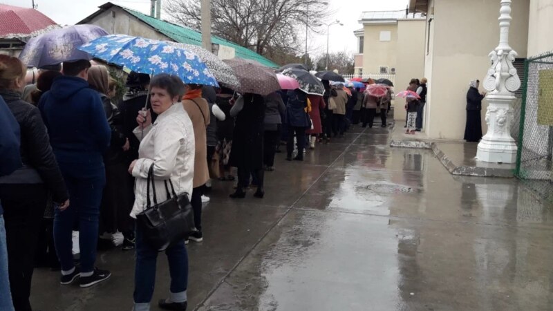 Türkmenistandan Russiýa gitmek isleýän türkmenleriň sany köp bolmagynda galýar