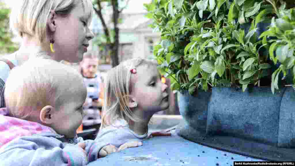 Діти вподобали пахучу інсталяцію