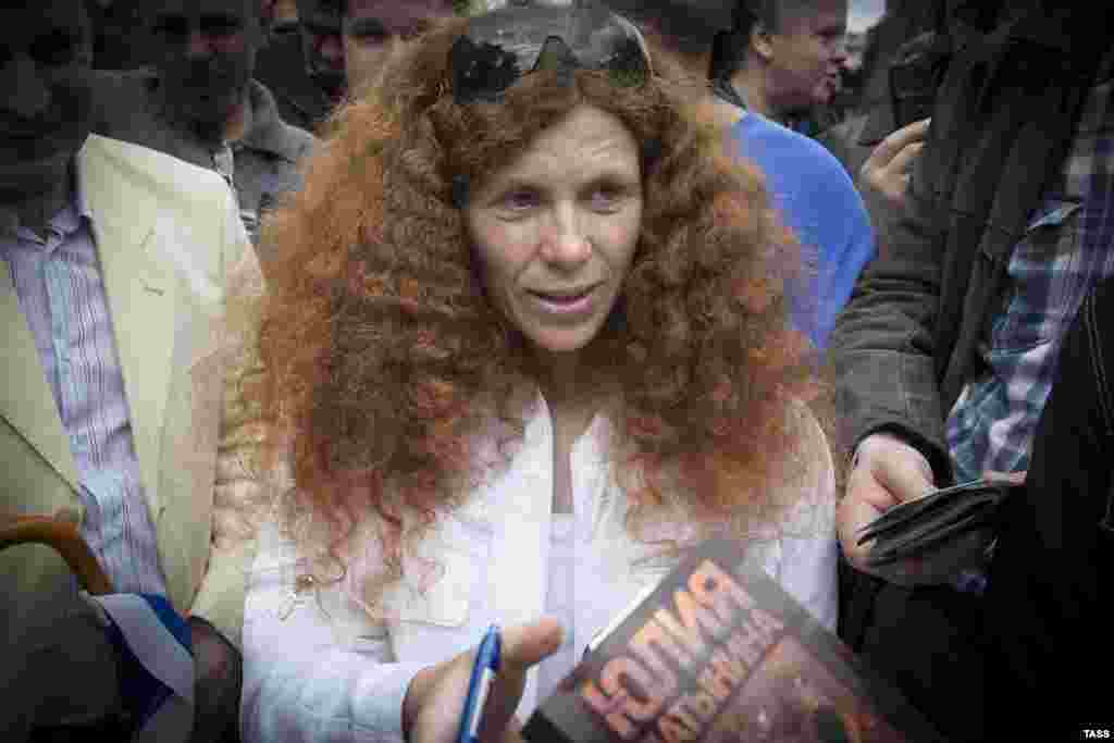 The home and car of correspondent Yulia Latynina were sprinkled with unknown chemicals in 2017.&nbsp;That same year, the newspaper received a letter with an unknown white powder inside, which later was shown to be harmless.