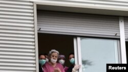 Germanii insistă pe aerisirea camerelor prin geamuri deschise cât mai mult timp ca măsură împotriva răspândirii virusului
