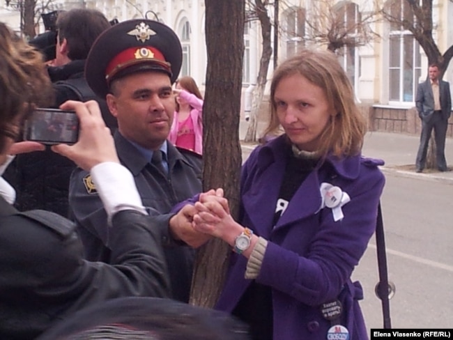 Астрахань мэрі сайлауынан кейін болған қарсылық акциясы. 14 сәуір 2012 жыл.