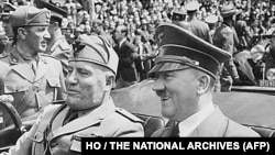 Адольф Гитлер и Бенито Муссолини. Июнь 1940 года