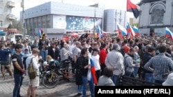 Участники протеста в Саратове