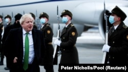 Prim-ministrul britanic Boris Johnson pe aeroportul din Kiev, 1 februarie 2022