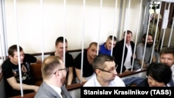 Украинские моряки в суде, архивное фото