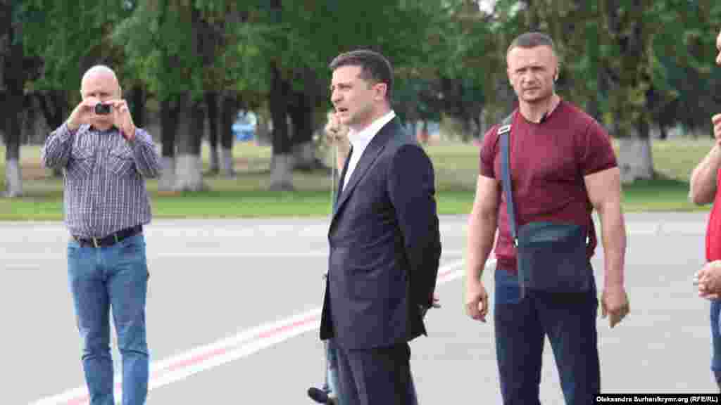 Президент Зеленский ожидает украинских заключенных в аэропорту &laquo;Борисполь&raquo;