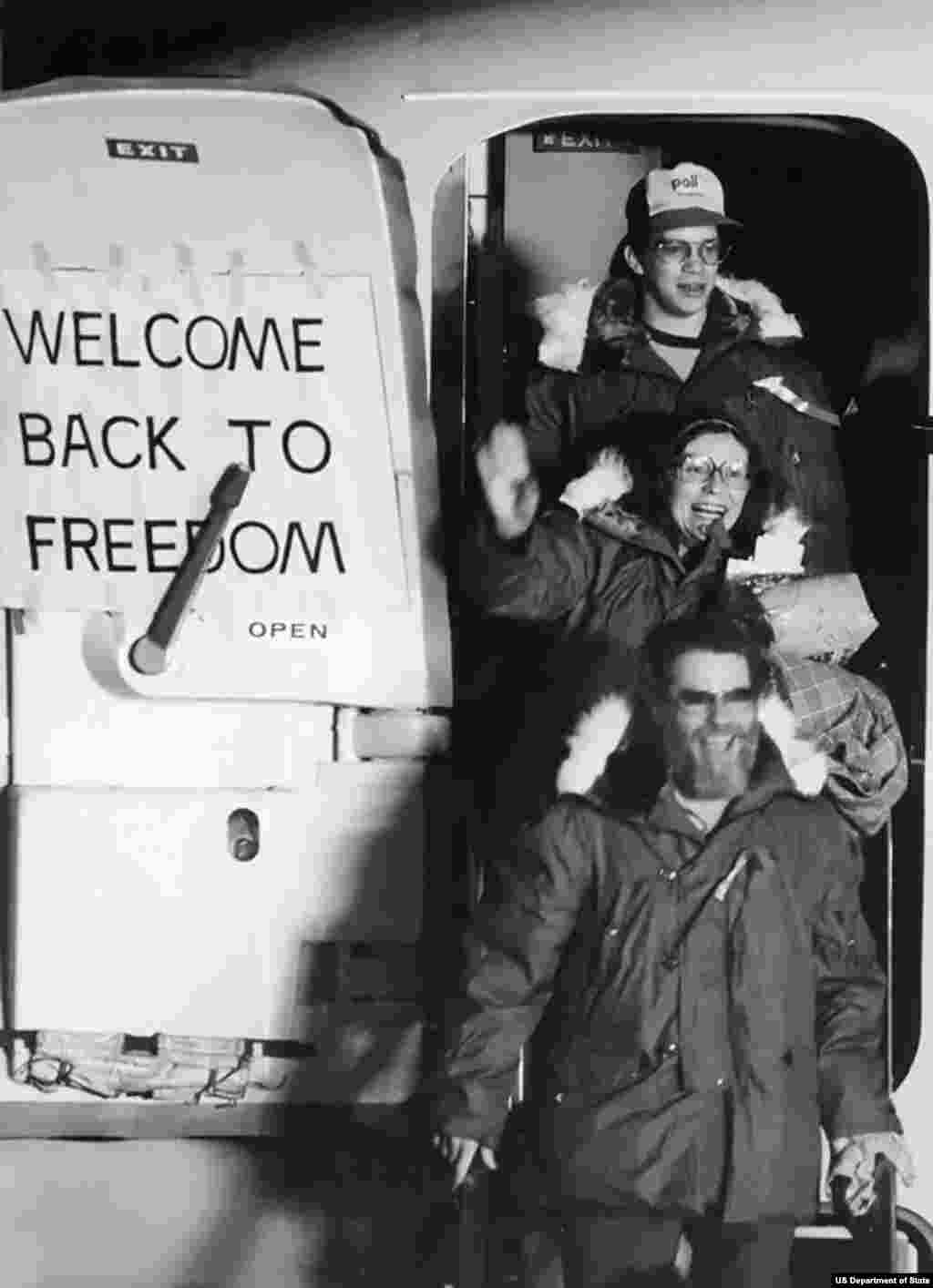 Finally freed after a tortuous negotiation process mediated by Algeria, the 52 remaining hostages arrive in Wiesbaden, West Germany, on January 20, 1981. The captives were released just minutes after Ronald Reagan was sworn in as U.S. president. Fourteen hostages had been released over the previous year, including one for medical reasons.