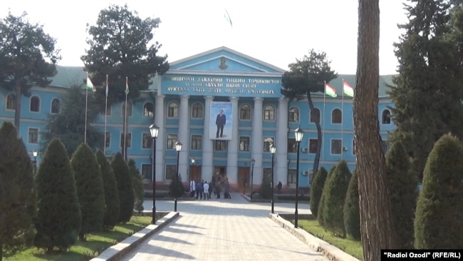 Здание ТГМУ в Душанбе