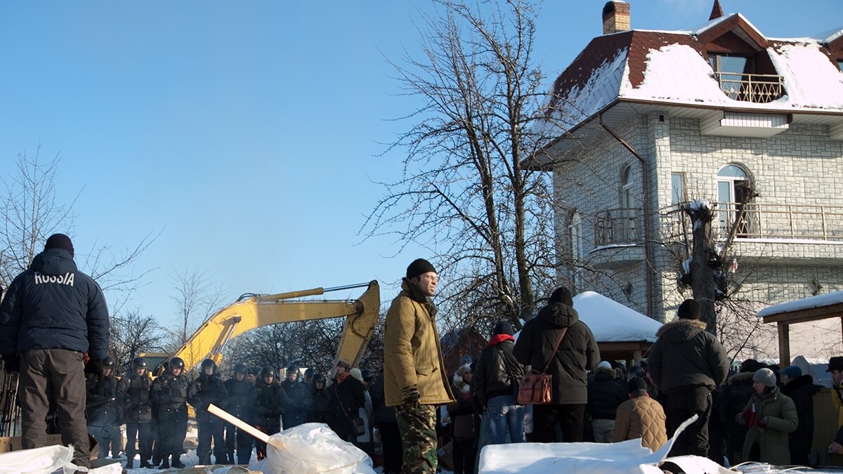 Конфликты властей Москвы с ее обитателями в день штурма поселка «Речник»  обсуждаем с активистами Комитета защиты москвичей Дмитрием Катаевым и  Сергеем Удальцовым