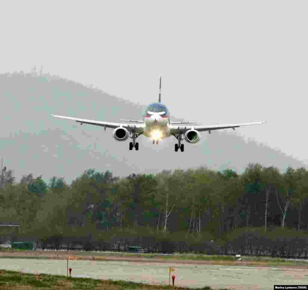 Primul zbor al Superjet a avut loc în mai 2008.