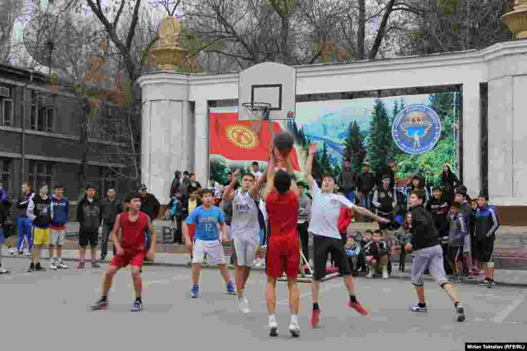 Борбордук аянттагы майрам спорттук оюндар менен оштолду, Бишкек, 21-март.