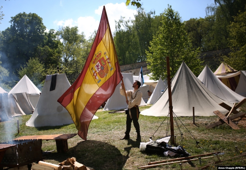 Garuesi spanjoll, Santiago Torres Bejarano.