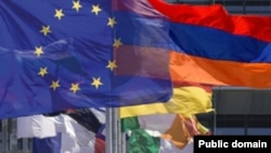 Flags of the EU and Armenia