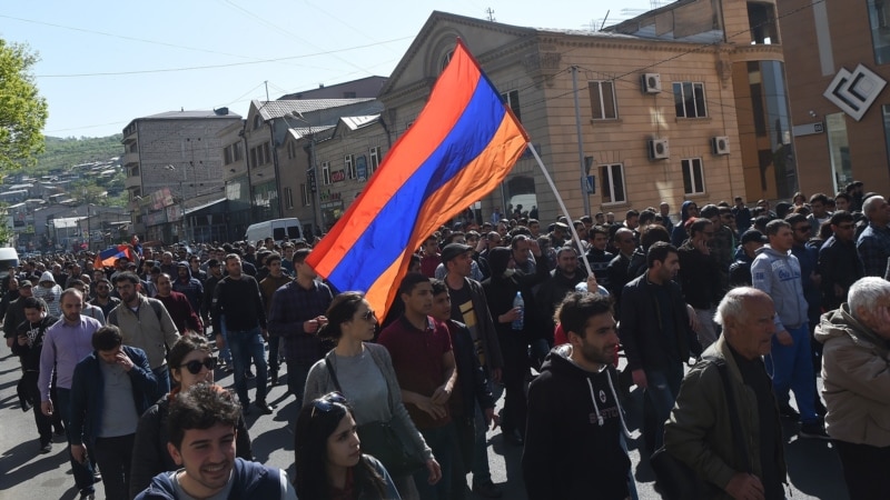 Armenian Opposition Leader Urges Fresh Protests After Clashes With Riot Police