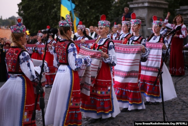 DDEE4BEA E1D0 4A43 8CDB 7B11F11E92F7 w650 r0 s - Ужгород о 6-ій ранку привітав Україну з Днем незалежності (Радіо Свобода) - rai.ua