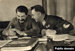 Иосиф Сталин и Климент Ворошилов, 1935 год