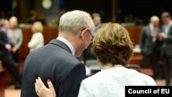 Глава Европейского совета Херман Ван Ромпей (слева) и верховный представителе ЕС по внешней политике Кэтрин Эштон.