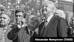 Москва,1993 шо. Ельцин Борис а, Лужков Юрий а.