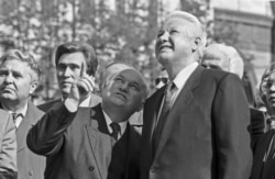Мэр Москвы Юрий Лужков и первый президент России Борис Ельцин на Дне города в 1993 году