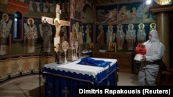 Dezinfekcija manastira Kastritsis u Grčkoj, mart 2020. 