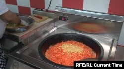 Сабзӣ як маҳсулоти муҳими аксари ғизоҳои миллии тоҷикон мебошад ва аз оши палав сар карда то хошӯрбову лағмону шавла дар бисёр навъи хӯрокҳо истифода мешавад