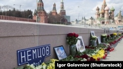 Flori la locul asasinării opozantului rus
