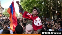 RFE/RL's photo journalist Amos Chapple was one of the first photo journalists on the ground in Yerevan at the first signs of unrest in April 2018.